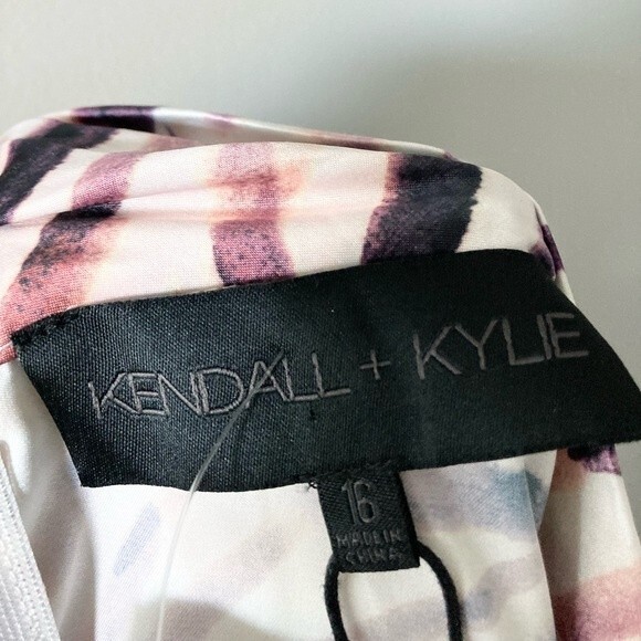 Kendall & Kylie shirred neck keyhole dress 16 - Picture 4 of 7